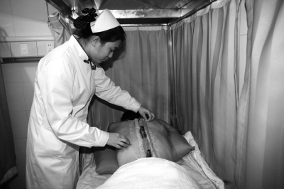 生活中能够引发强直性脊柱炎的因素 生活中能够引发强直性脊柱炎的因素