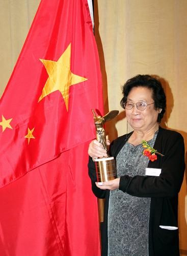 中国科学家首获美医学大奖 研究挽救数百万生命 中国科学家首获美医学大奖 研究挽救数百万生命