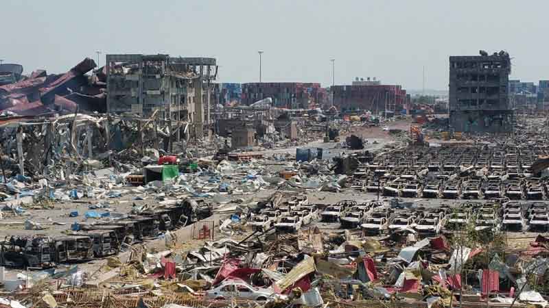 野战医疗所里有个战地记者 野战医疗所里有个战地记者