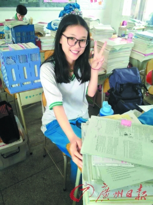郑州女孩患罕见肿瘤腹胀如孕妇 带病高考后病情恶化